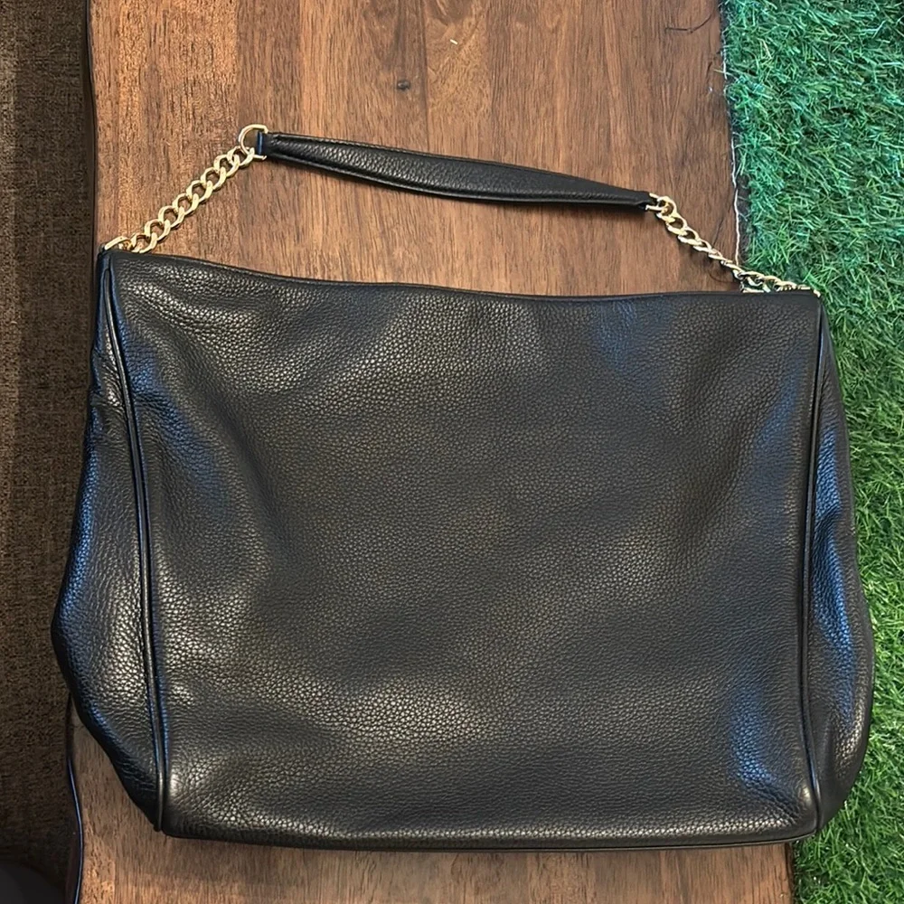 Black Leather Carter hobo Bag with Gold Chain by [Tory Burch]